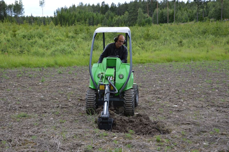 June 2014 131 kim tractor 2